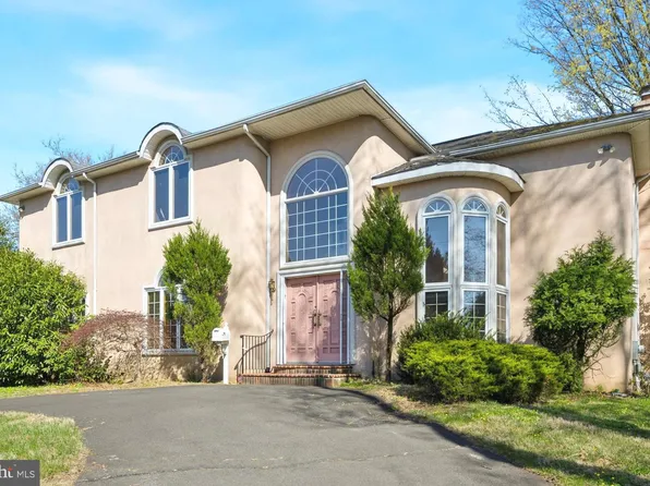 2251 Packard Ave, Huntingdon Valley, PA 19006