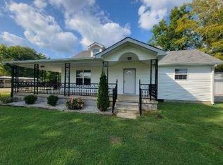 19 S Oak St, Hohenwald, TN 38462