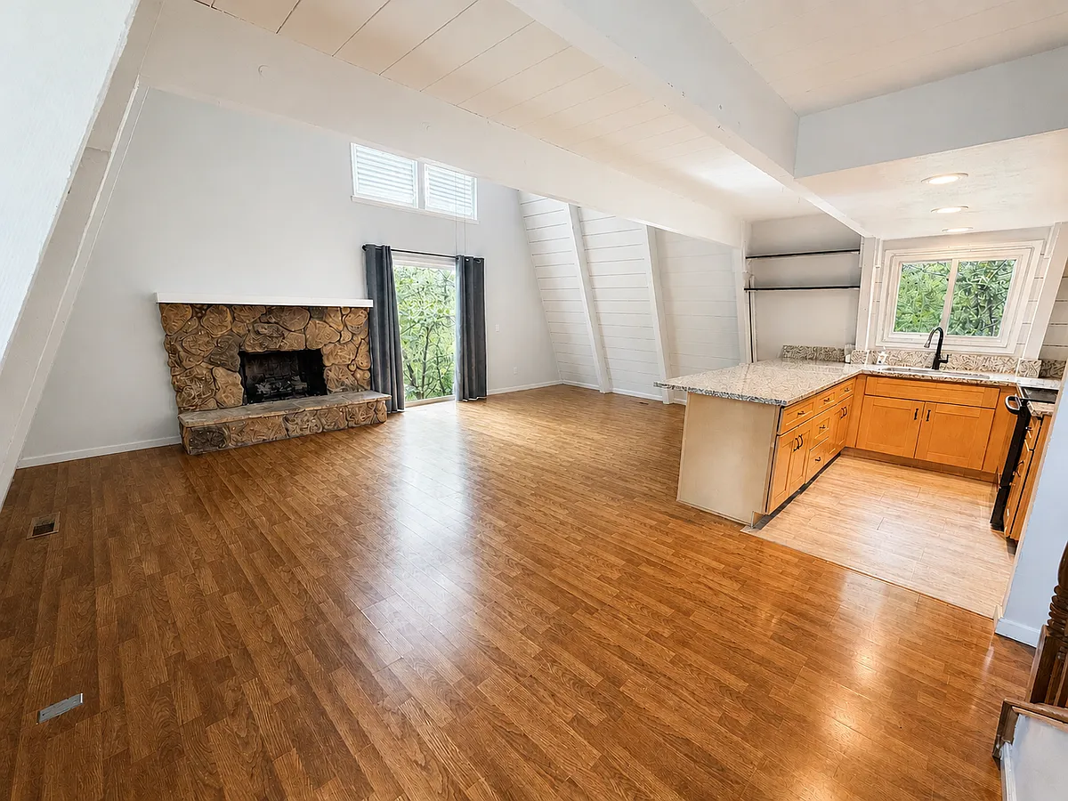 Building Photo - 481 Washington Irving Dr