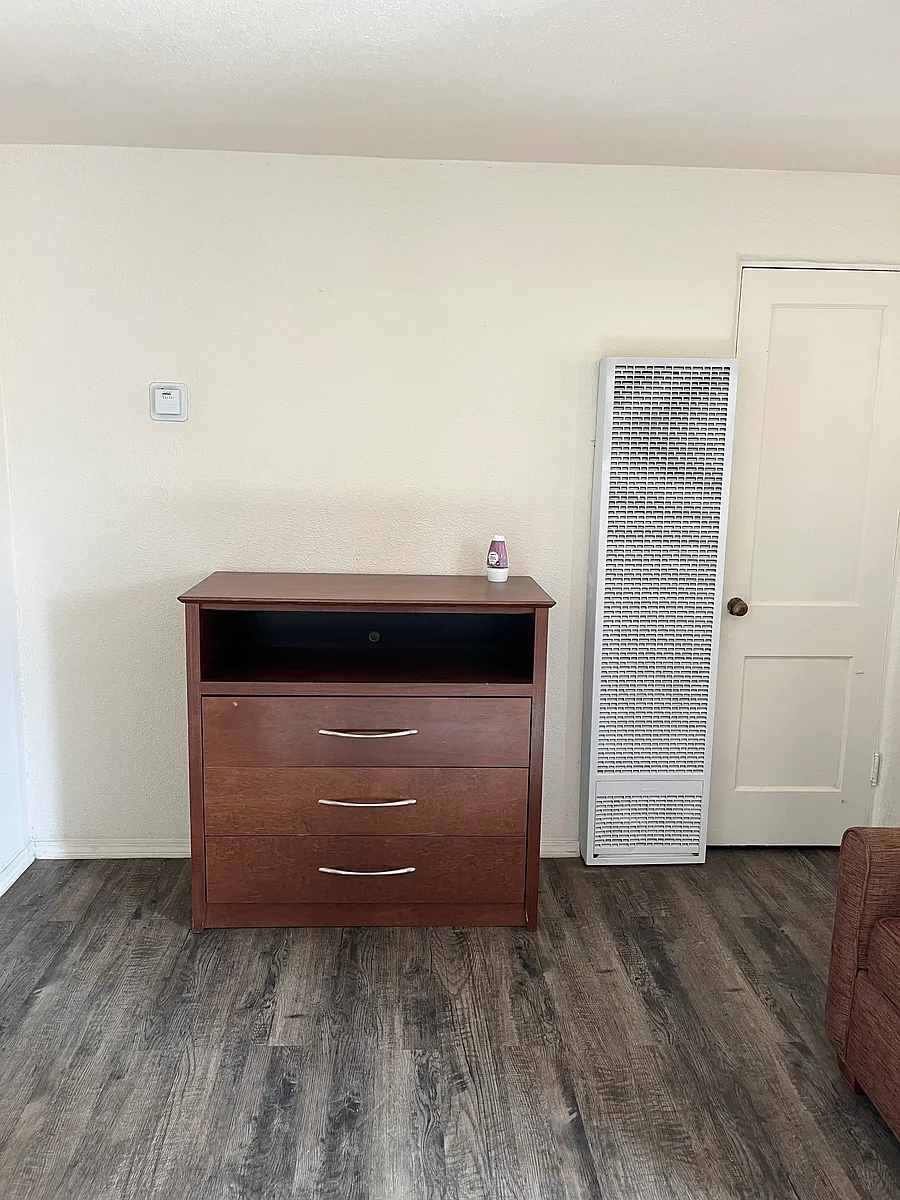 Building Photo - 1098 E Riverside Dr #2