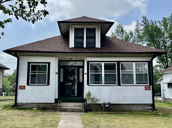 514 W 4th St, Webb City, MO 64870