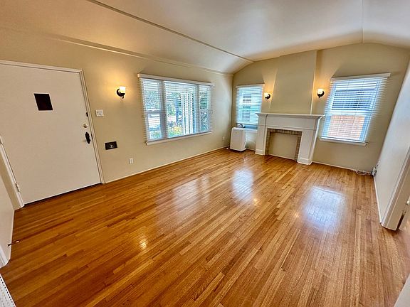 5th image of 3545 Orange Ave
