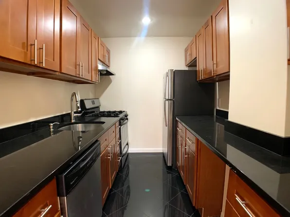 7 West 87th Street image 1 of 4