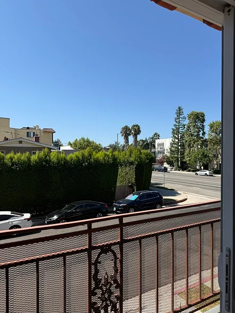 2 bed, 1.5 bath, 750 sqft, $2,090 — Photo 4