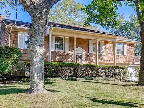 3rd image of 851 Dorncliff Ln