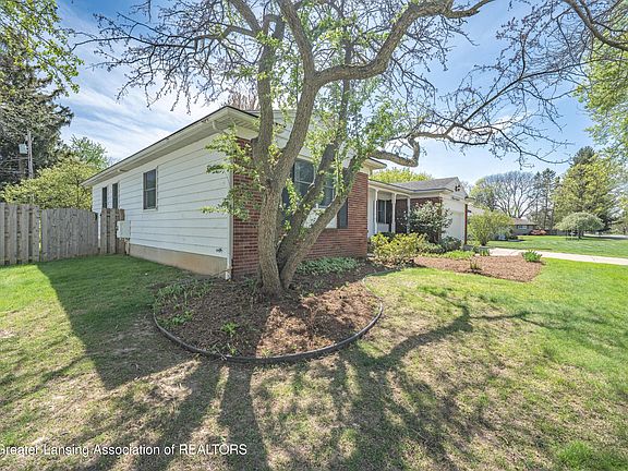 3rd image of 3629 Cambrey Dr