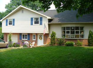 1818 Northbrook Dr, Lancaster, PA 17601