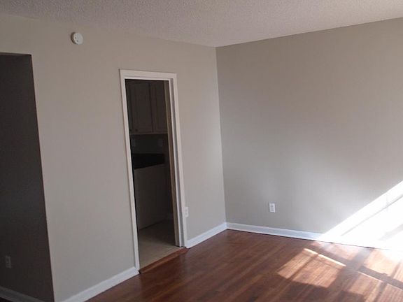 3rd image of 4877 Ortie Dr
