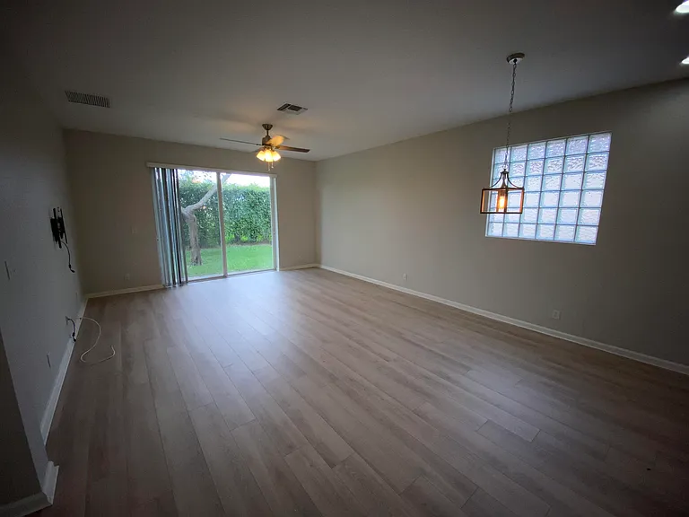 1215 Rosegate Blvd — Photo 11