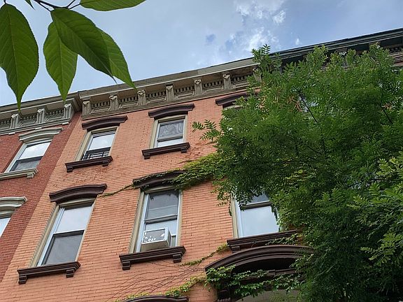 5th image of 812 Grand St