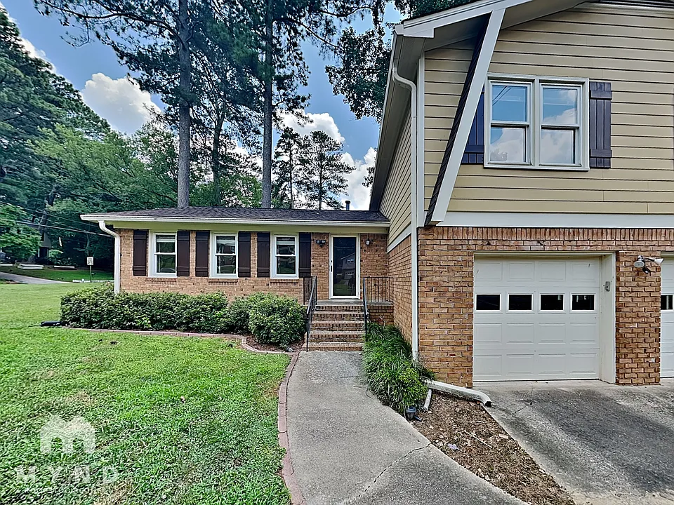 1645 Brantford Dr