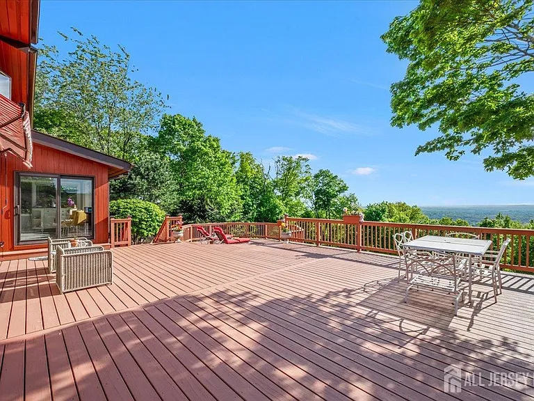 950 Sunset Rdg — Photo 20