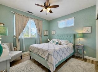 106 E 36th St, Long Beach, CA 90807