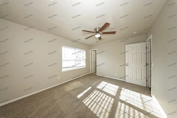 912 Craig Dr — Photo 6