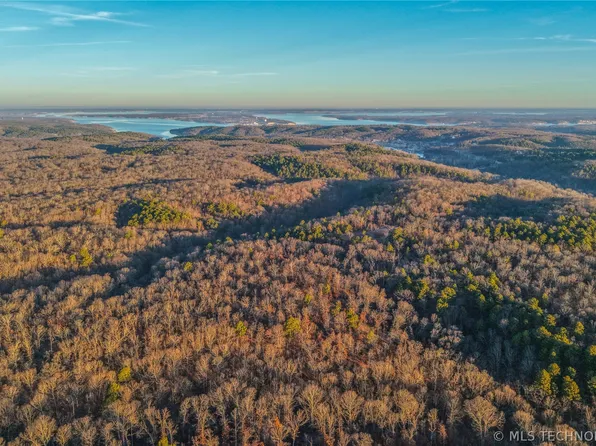 596 Road, Grove, OK 74344