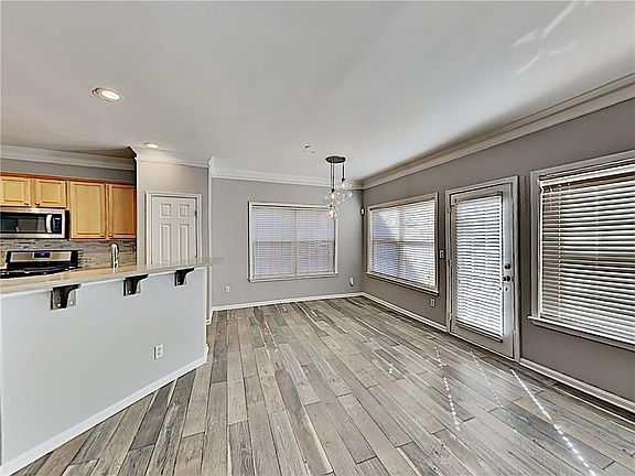 3rd image of 107 Wetherbrooke Ln