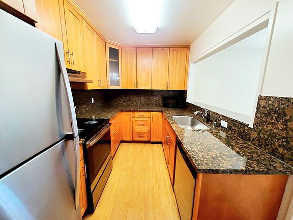 4th image of 934 Peninsula Ave APT 415