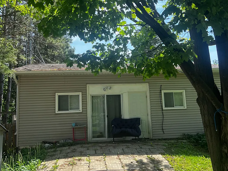 16632 York Durham Line #GARAGE — Photo 4