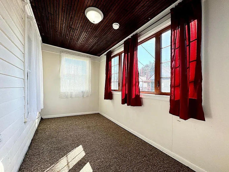 2701 Raspberry St — Photo 10