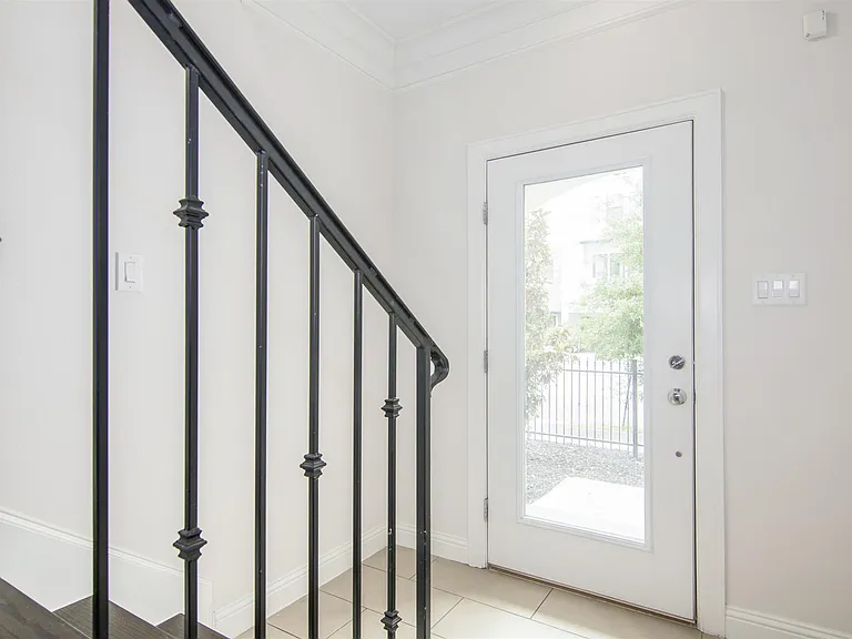 1508 Johnson St — Photo 4