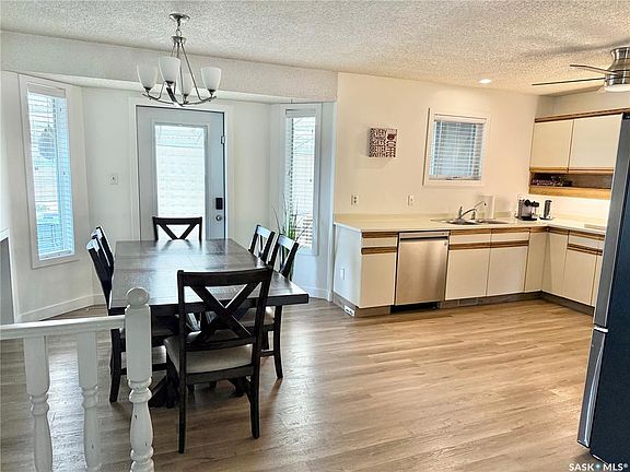 3rd image of 405 3rd AVENUE S