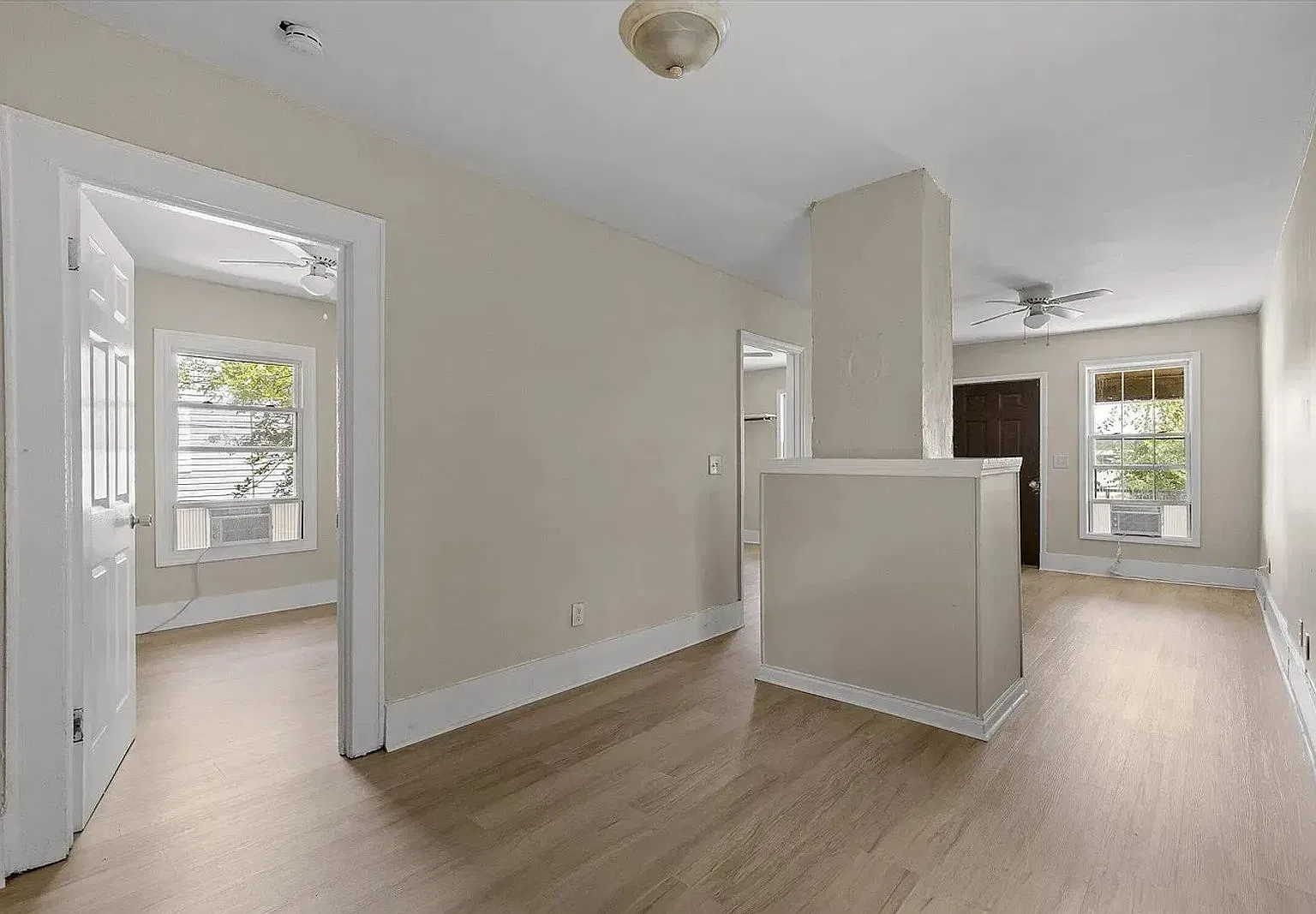 3 bed, 1.0 bath, 940 sqft, $1,395 — Photo 1