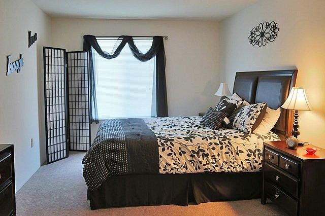 1st image of 155 Memorial Dr E #E-07