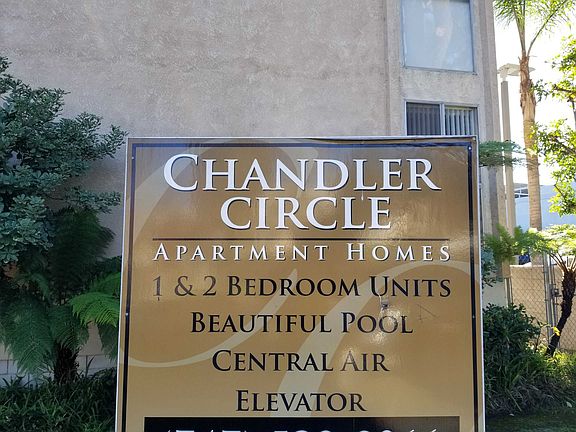 3rd image of 14410 Chandler Blvd #203