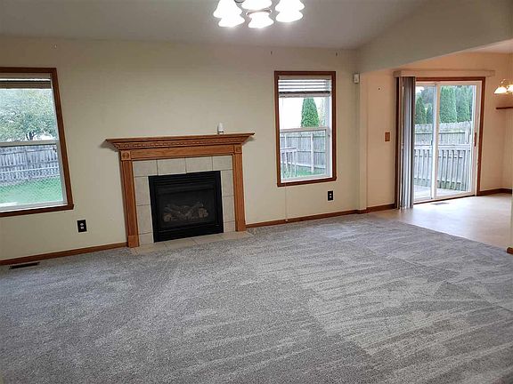 3rd image of 3215 Citadel Dr