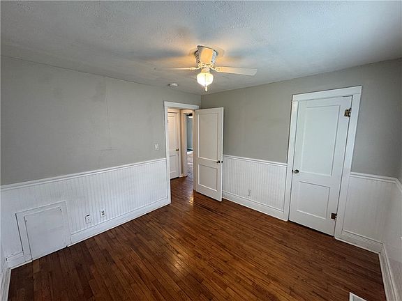 3rd image of 608 S Maxwell St