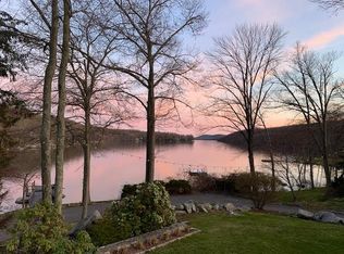 10 Oak Point Clb, New Milford, CT 06776