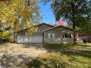 609 N 16th St, Marshalltown, IA 50158