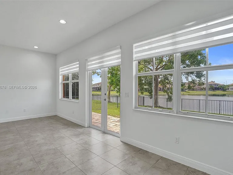 10340 Lake Vista Ct — Photo 50