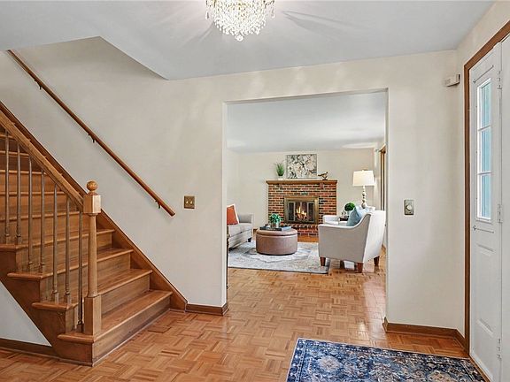 2nd image of 33 Scotch Ln