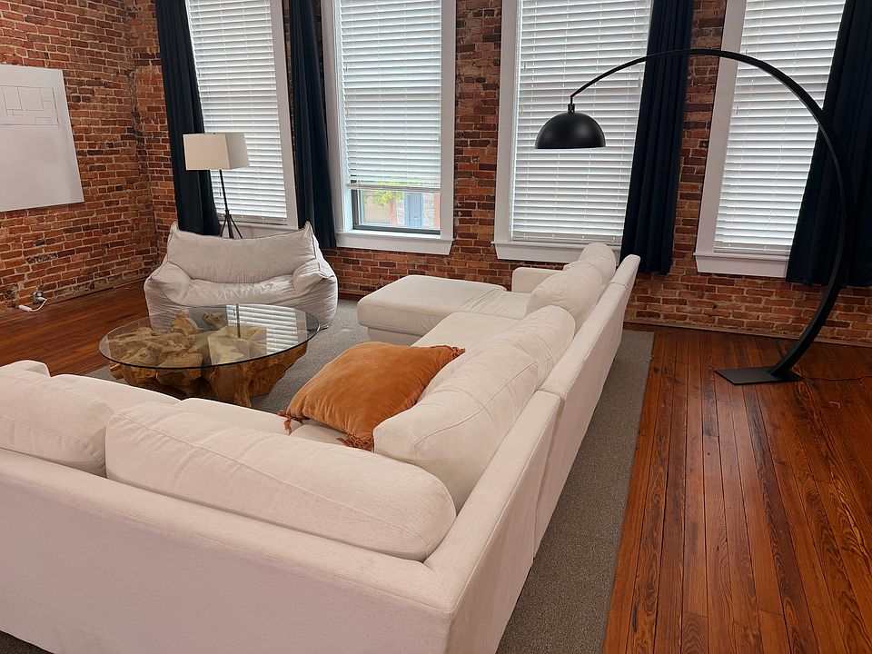 1st image of 122 S Jefferson St #1