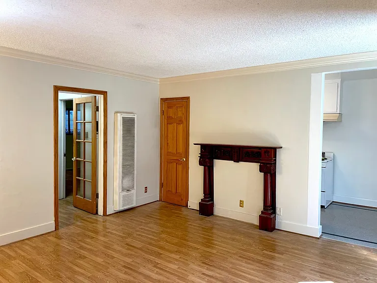 1860 9th St #6 — Photo 8