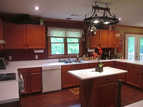 2nd image of 106 Chandler Dr
