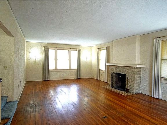 3rd image of 517 Broadway Ave