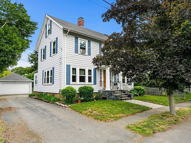 13 Sapphire Rd — Photo 3