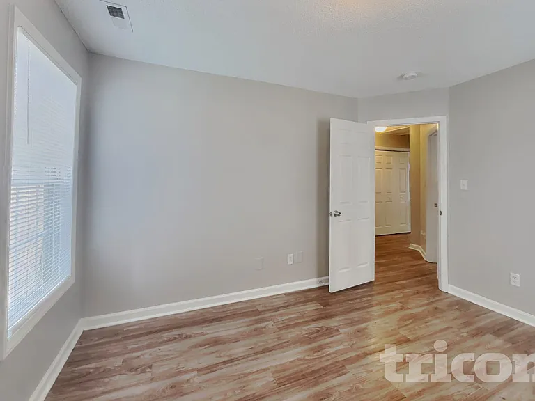 5169 Parkerwood Dr — Photo 12