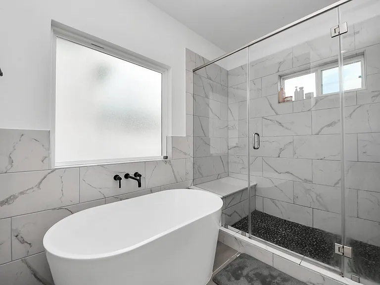 1066 Mansfield St — Photo 27