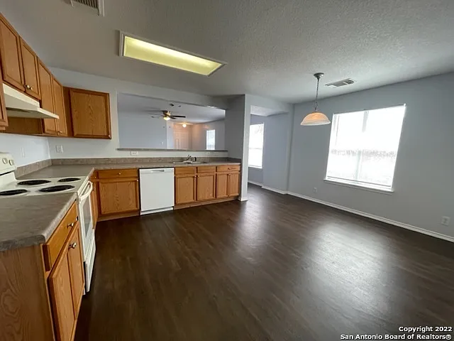 10131 Tiger Bay — Photo 9