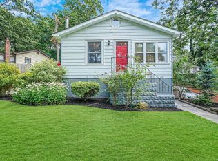 135 Halesite Dr, Sound Beach, NY 11789