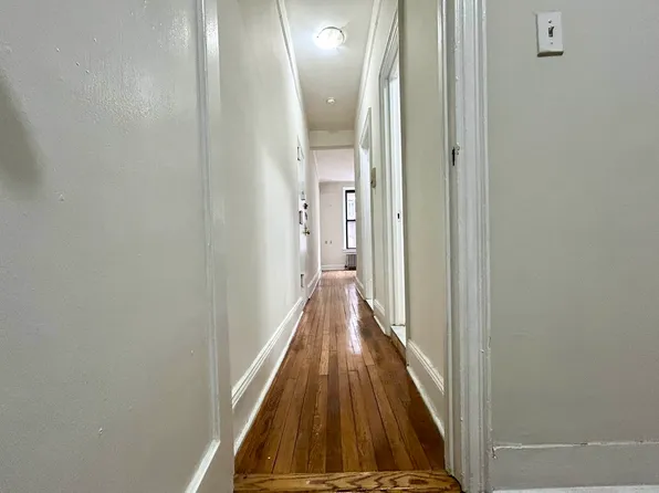 215 East 25th Street image 8 of 11