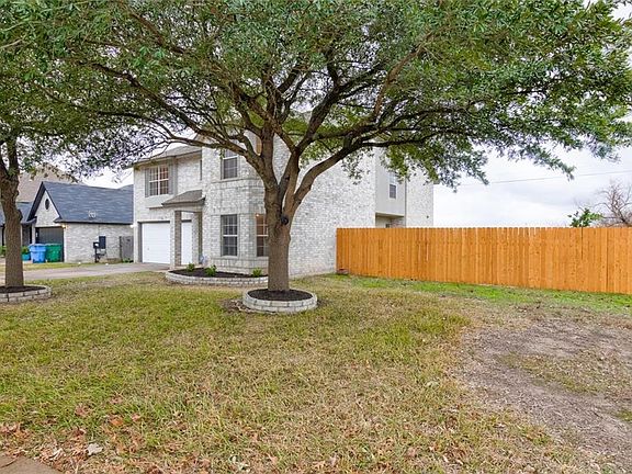 3rd image of 901 Purple Martin Dr