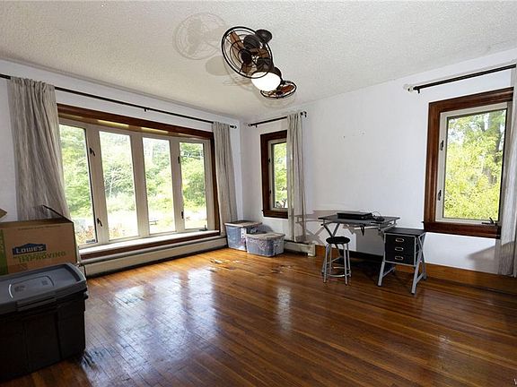 4th image of 6819 Putnam Dr