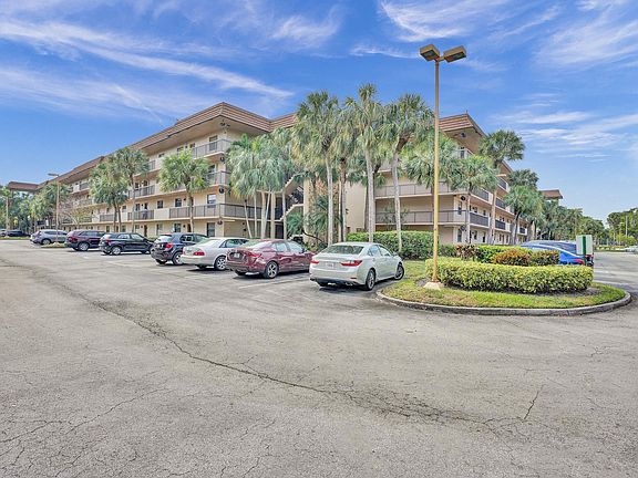 5th image of 4960 Sabal Palm Boulevard #415