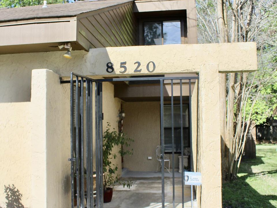 1st image of 8520 Pineverde Ln