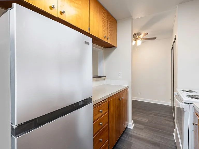Cordova Apartments — Photo 52