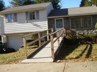 250 Spiers Rd, Newton, MA 02459